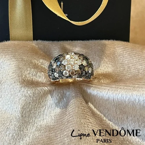 Bague boule en or rose, diamants blancs, diamants noirs et diamants bruns Ligne Vendôme, L'Etabli du Bijoutier