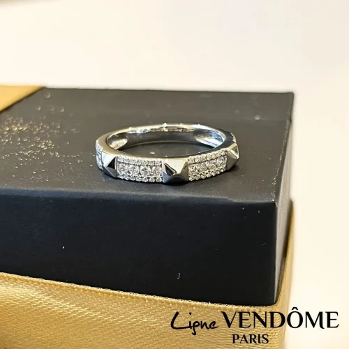 Bague demi alliance en or blanc 18k et diamants Ligne Vendôme, L'Etabli du Bijoutier