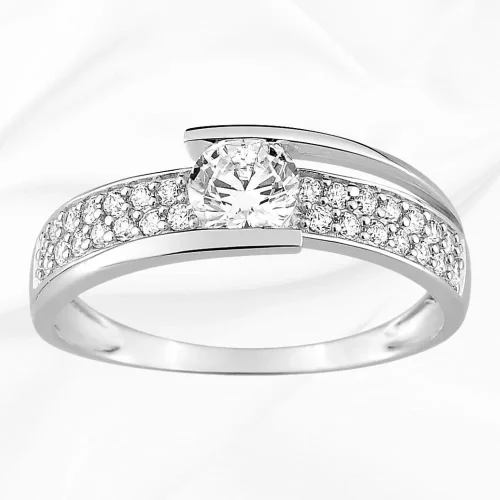 Solitaire accompagné blanc et oxydes de zirconium, L'Etabli du Bijoutier