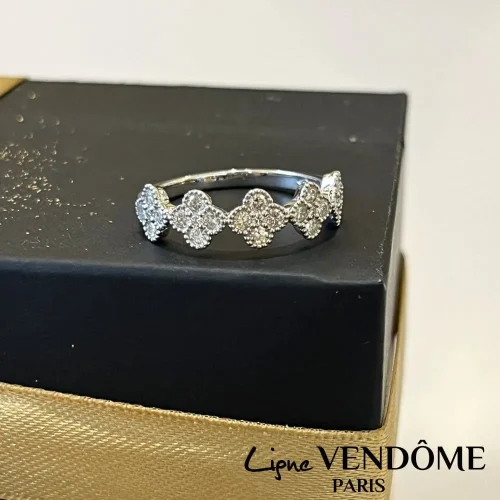Bague multi trèfles en or Blanc 18k et diamants, Ligne Vendôme, L'Etabli du Bijoutier