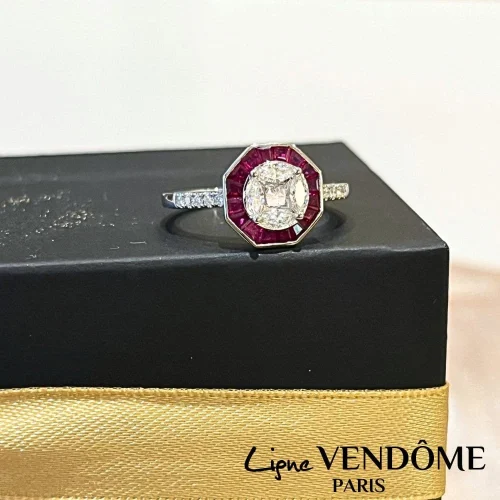 Bague rubis et diamants en or blanc 750/000, Ligne Vendôme, L'Etabli du Bijoutier