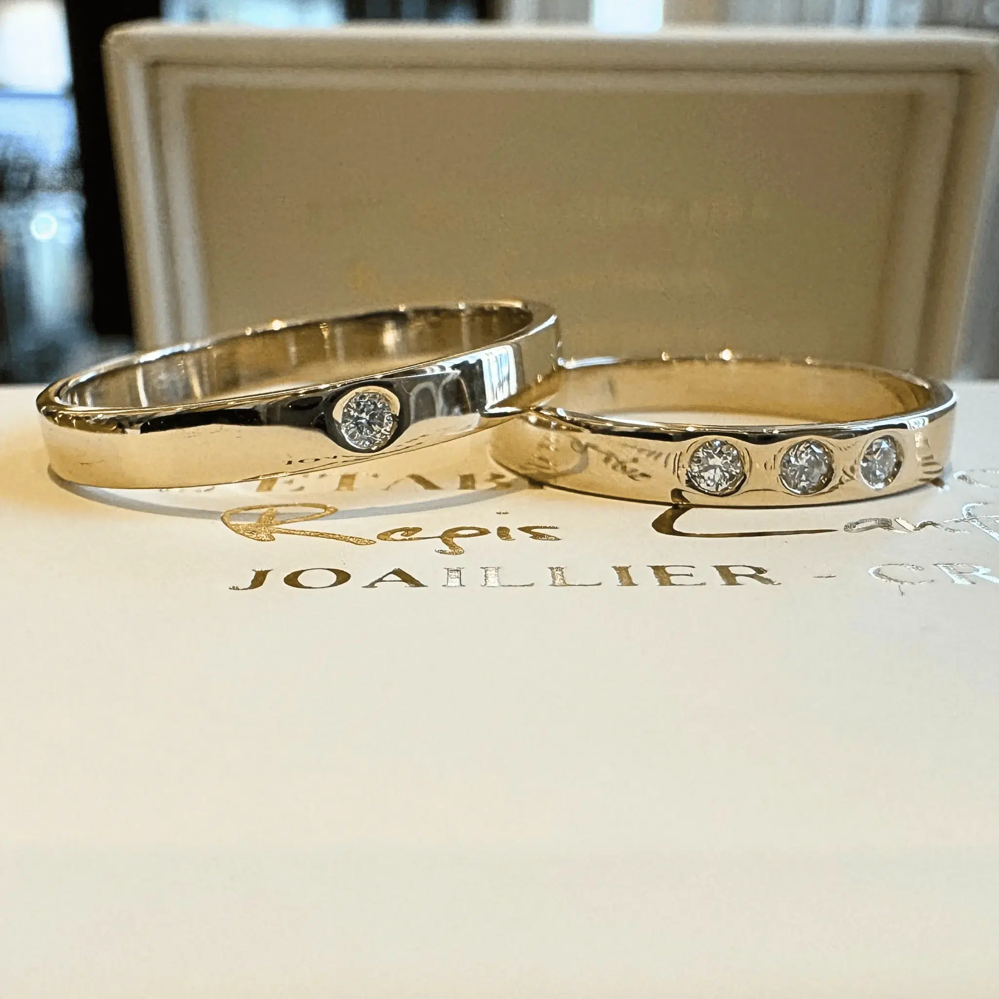 Duo de bague mère-fille à partir de l'alliance du mari et papa décédé. Création Régis Lanfranchi