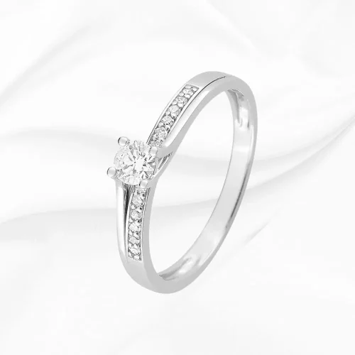 Solitaire accompagne en Or 750/000 Blanc, diamant central 0.16ct, poids total 0.22ct, L'Etabli du Bijoutier